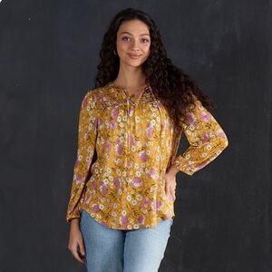 My Danielle Yellow Floral Blouse Size Small‎ NWT